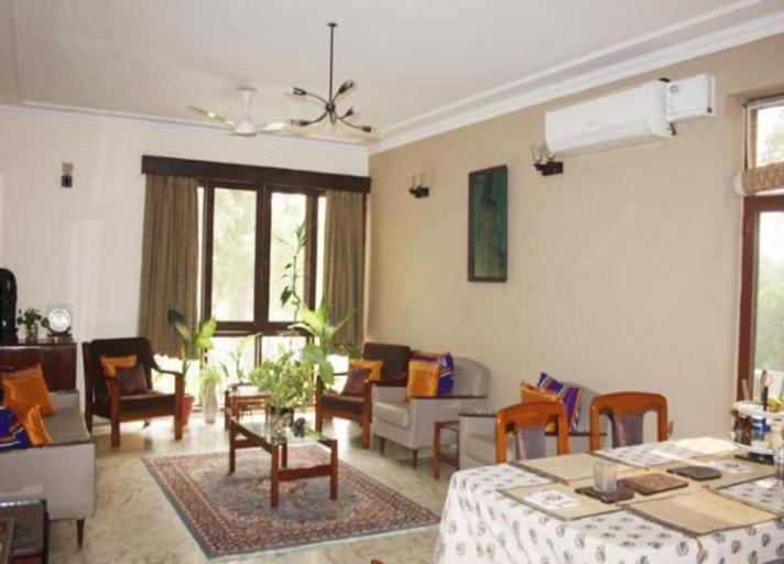 Homestay Chateau - Mid range hotel stay in Old Delhi